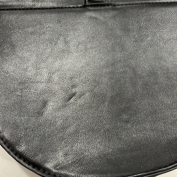 Stitch Fix Daily Look Faux Leather Flap Crossbody Bag Black - Picture 6 of 6